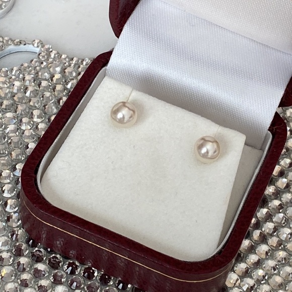 Brand New Gorgeous Authentic 1/4 inch Pearl Earrings - Picture 2 of 2